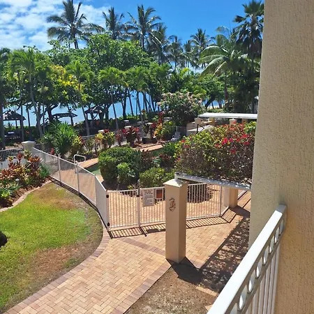 Apartment 12 On Trinity Beach Exterior photo
